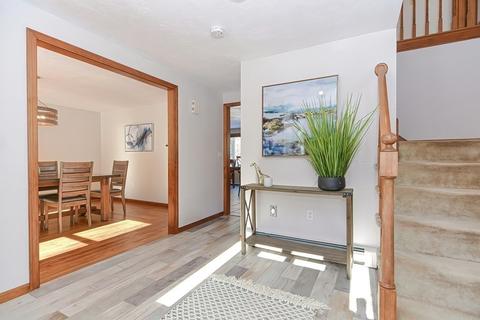 44 Colonial Dr, Mendon, MA 01756 photo 4