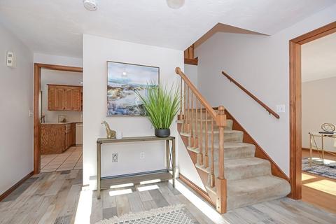 44 Colonial Dr, Mendon, MA 01756 photo 3