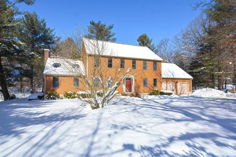 44 Colonial Dr, Mendon, MA 01756 photo 2