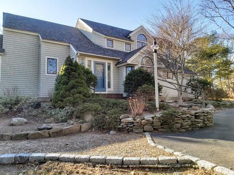 110 Glenneagle Dr, Mashpee, MA 02649 photo 2