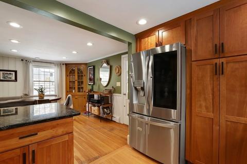 34 Sutcliffe Ave, Canton, MA 02021 photo 5