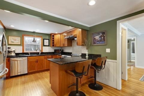 34 Sutcliffe Ave, Canton, MA 02021 photo 4