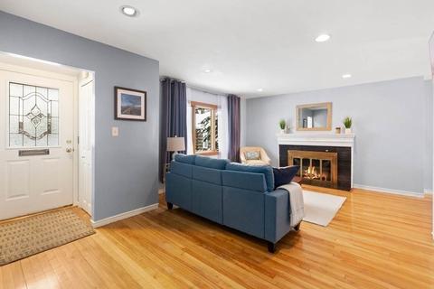 50 Cedar St, Marblehead, MA 01945 photo 5
