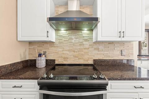 50 Cedar St, Marblehead, MA 01945 photo 19