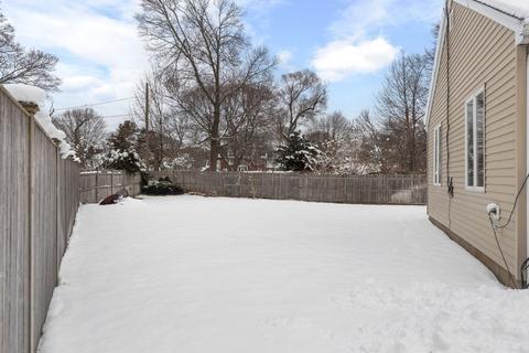 50 Cedar St, Marblehead, MA 01945 photo 34