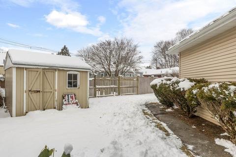 50 Cedar St, Marblehead, MA 01945 photo 32