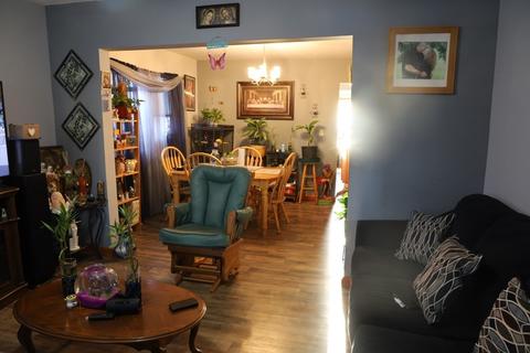 192 Maynard St, Springfield, MA 01109 photo 3