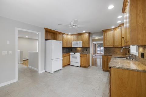 105 Gay St, Needham, MA 02492 photo 8
