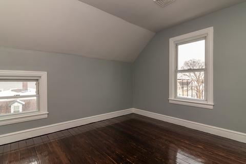 181 Tecumseh St, Fall River, MA 02721 photo 33