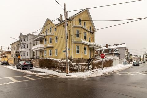 181 Tecumseh St, Fall River, MA 02721 photo 1