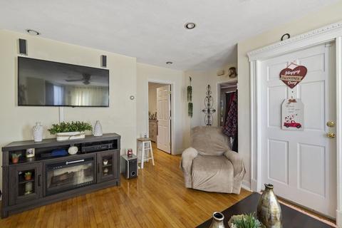 32 Winthrop St, Everett, MA 02149 photo 5