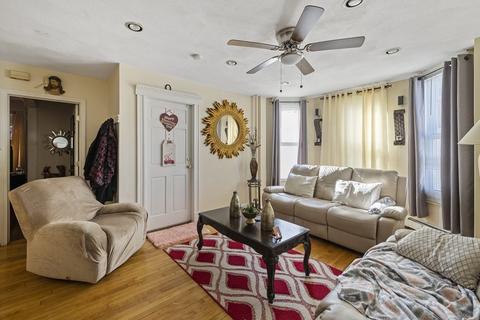 32 Winthrop St, Everett, MA 02149 photo 4