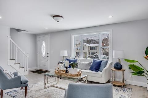 5 Barbara Rd, Danvers, MA 01923 photo 2