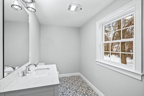 13 Short St, Reading, MA 01867 photo 10