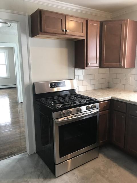 36 Pembroke St, Springfield, MA 01104 photo 4