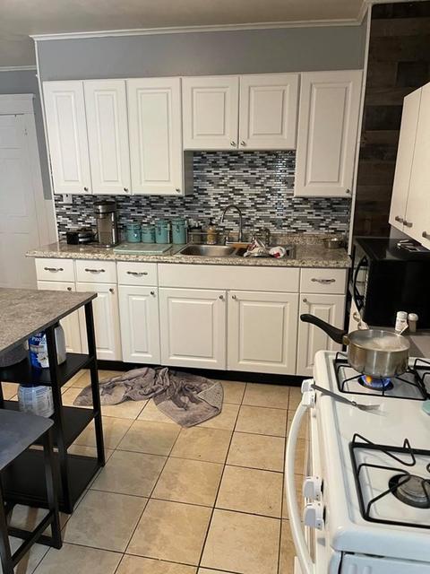 46 Acorn St, Springfield, MA 01109 photo 16