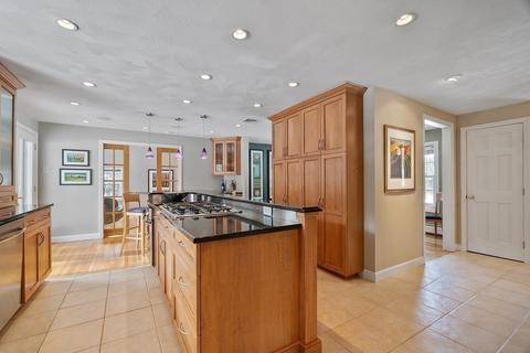 9 Mohawk Rd, Andover, MA 01810 photo 10