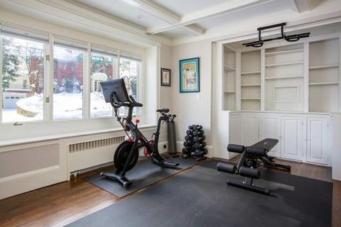 69 Evans Rd, Brookline, MA 02445 photo 10