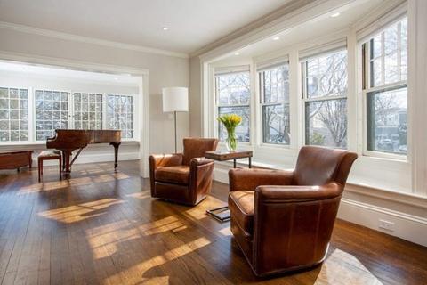 69 Evans Rd, Brookline, MA 02445 photo 3