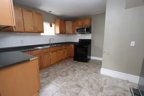 14 Mansfield St, Springfield, MA 01108 photo 7