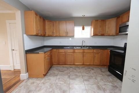 14 Mansfield St, Springfield, MA 01108 photo 8
