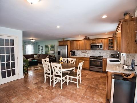 1384 Bedford St, Fall River, MA 02723 photo 11