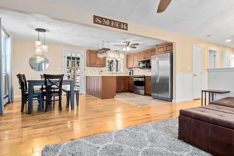 9 Searle St, Georgetown, MA 01833 photo 4
