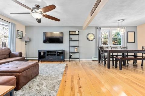 9 Searle St, Georgetown, MA 01833 photo 3