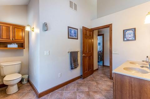 10 Winter St, West Brookfield, MA 01585 photo 23