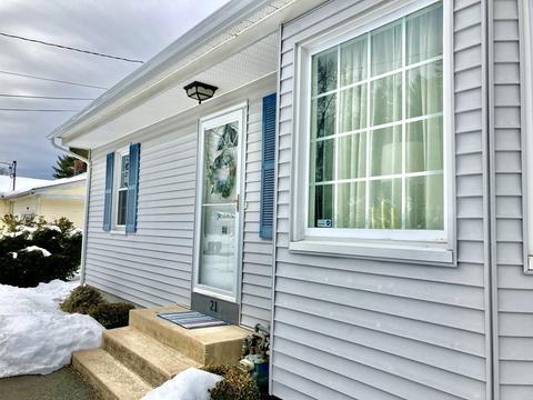 21 Phillip Ave, Westfield, MA 01085 photo 3