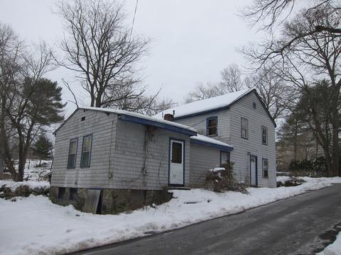 8 Chase St, Saugus, MA 01906 photo 1