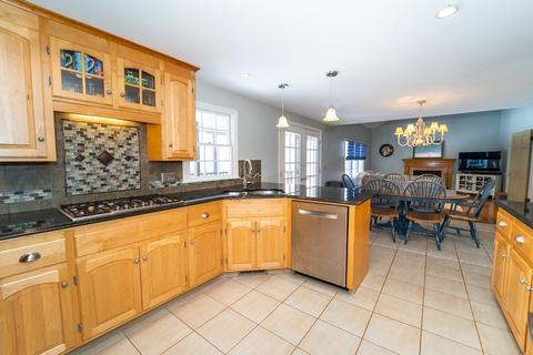 34 Cedarmill Dr, Raynham, MA 02767 photo 15