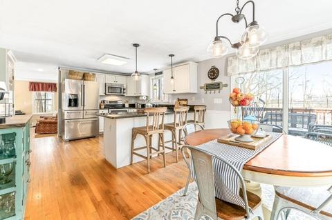 302 Ash St, Reading, MA 01867 photo 12