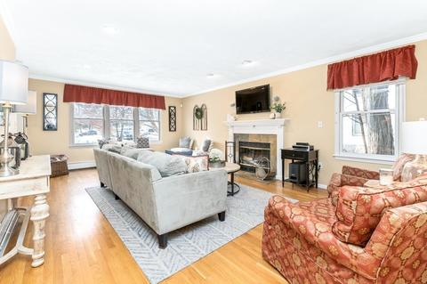 302 Ash St, Reading, MA 01867 photo 4