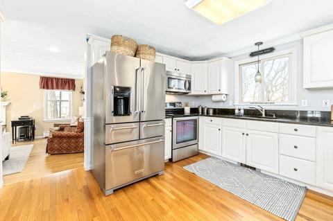 302 Ash St, Reading, MA 01867 photo 10