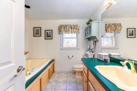 302 Ash St, Reading, MA 01867 photo 25