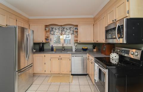 81 Locust St, Danvers, MA 01923 photo 5