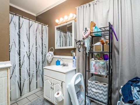 22 Mott St, Worcester, MA 01604 photo 9