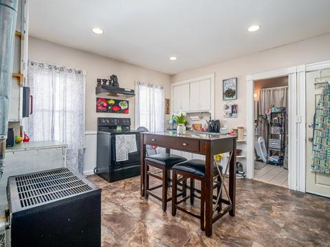 22 Mott St, Worcester, MA 01604 photo 6