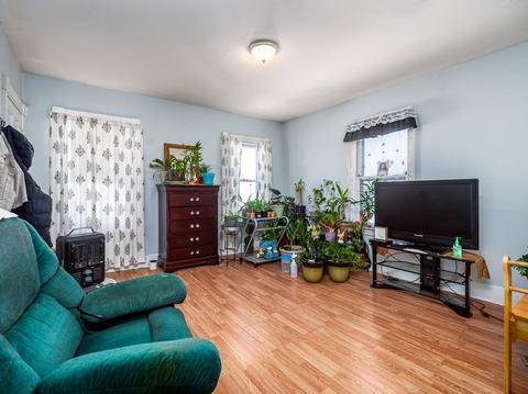22 Mott St, Worcester, MA 01604 photo 10