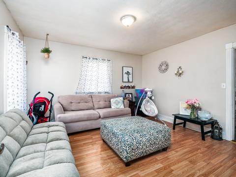 22 Mott St, Worcester, MA 01604 photo 3