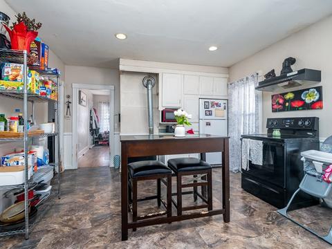 22 Mott St, Worcester, MA 01604 photo 5