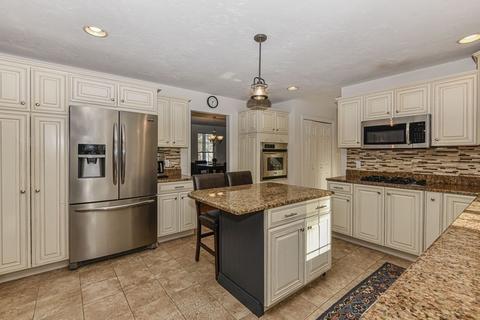 167 Whippoorwill Dr, Raynham, MA 02767 photo 5