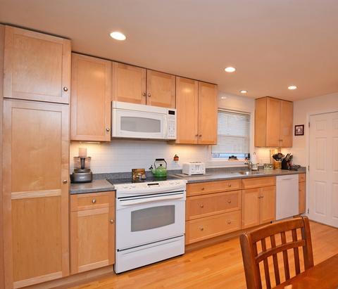 18 Beech St #A, Walpole, MA 02032 photo 5