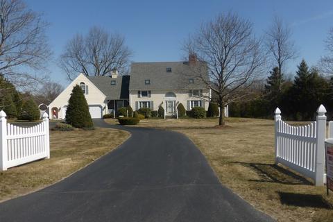 97 Tuttle Rd, Sterling, MA 01564 photo 1