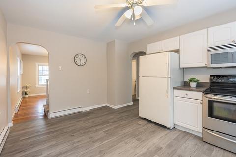 158 Parkerview St, Springfield, MA 01129 photo 4