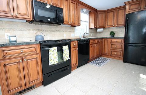 55 Westbrook Dr, Springfield, MA 01129 photo 9