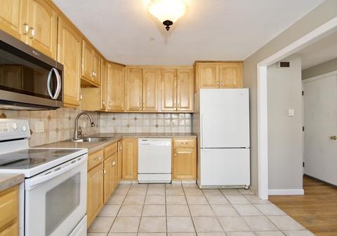 95 Granby St, Springfield, MA 01108 photo 11