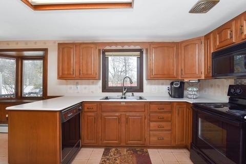 52 Kerry Dr, Springfield, MA 01118 photo 8