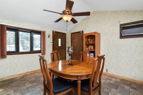 52 Kerry Dr, Springfield, MA 01118 photo 4
